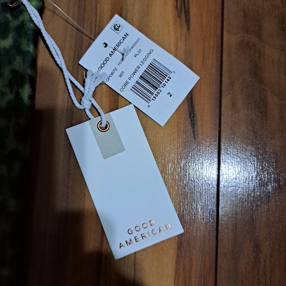 GOOD AMERICAN  SIZE 2 LEGGINGS..NWT BEST EVER. - Picture 6 of 7
